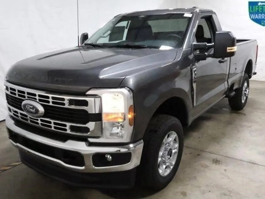 2025 Ford F-350 XLT photo 1
