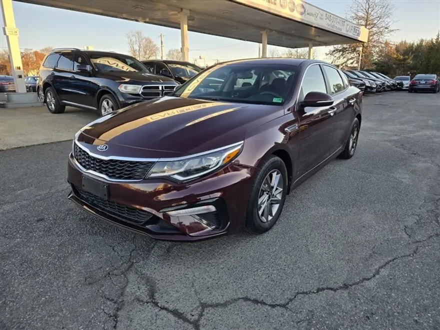 2019 Kia Optima LX photo 1