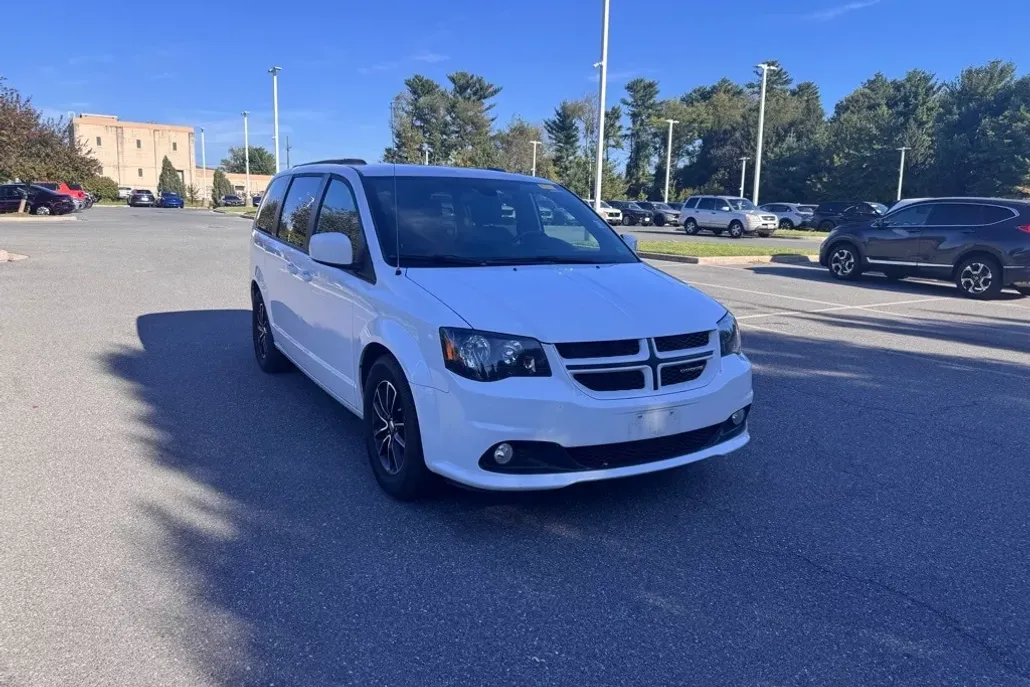 2019 Dodge Grand Caravan GT photo 1