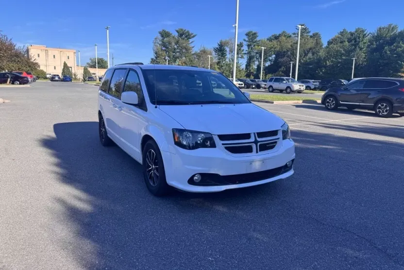 2019 Dodge Grand Caravan GT photo 1