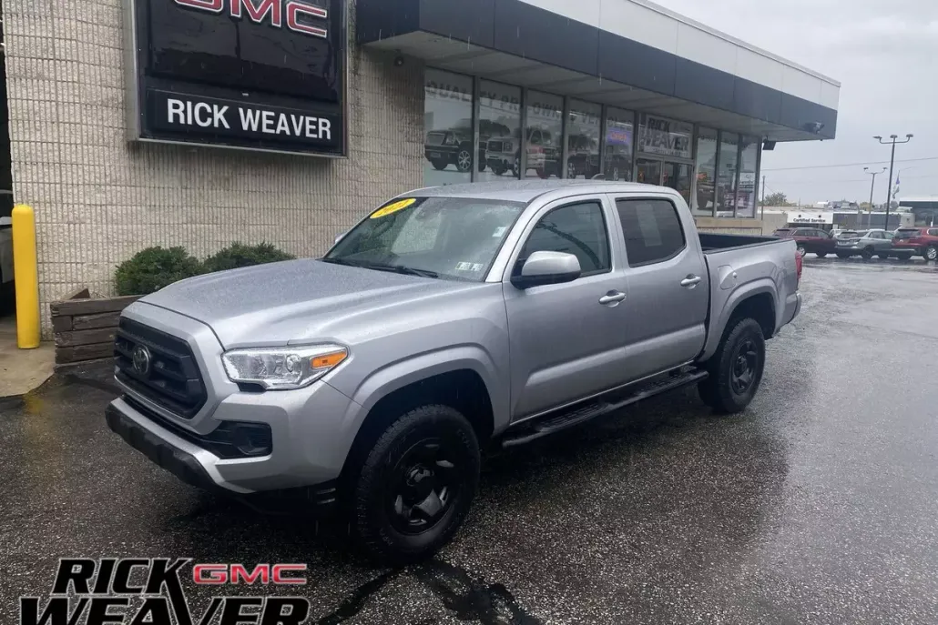 2022 Toyota Tacoma 4x4 SR photo 1