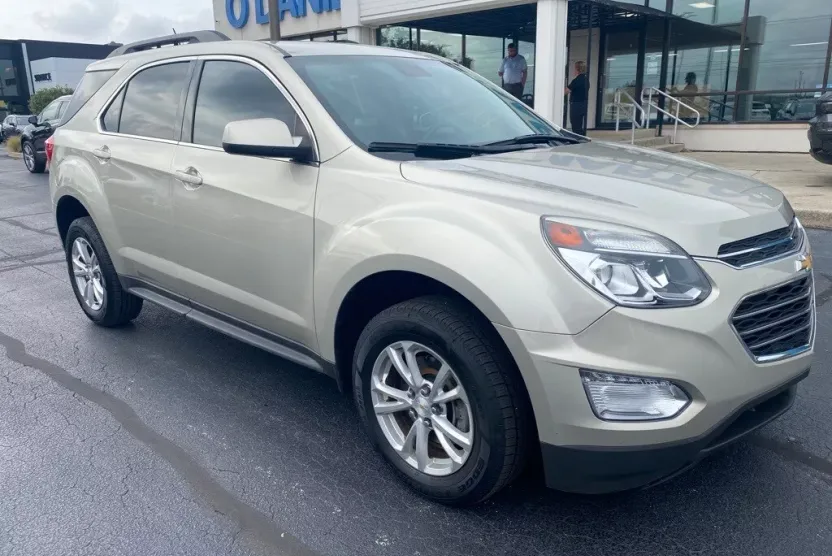 2016 Chevrolet Equinox LT photo 1