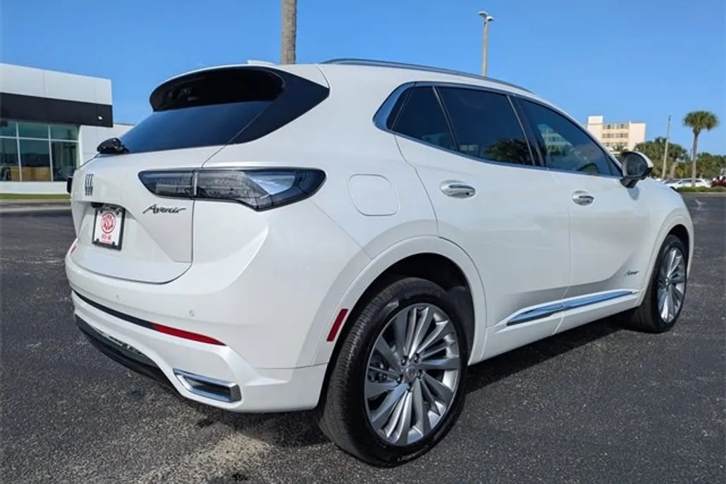 2025 Buick Envision Avenir photo 1