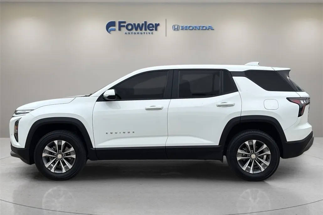 2025 Chevrolet Equinox LT photo 1