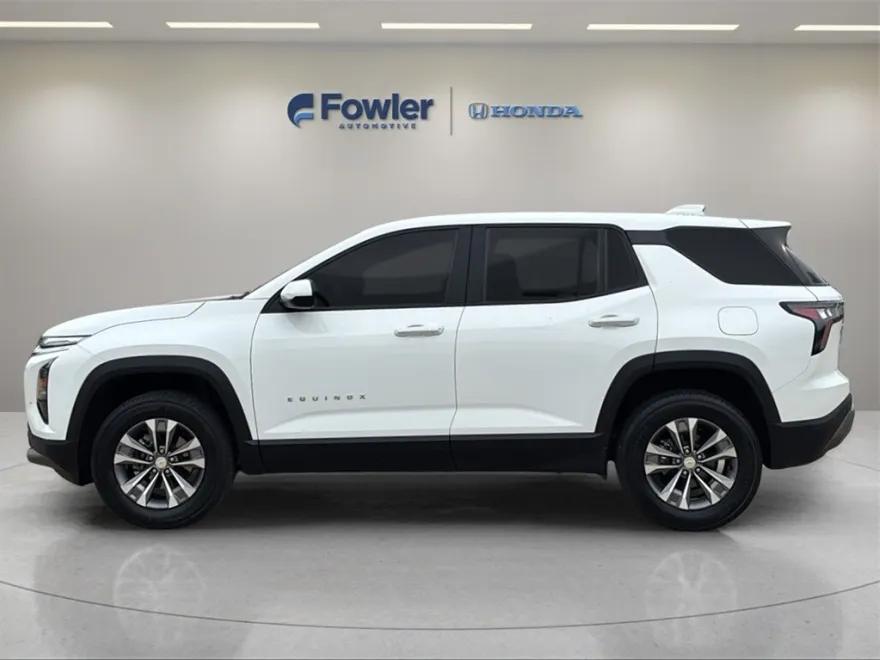 2025 Chevrolet Equinox LT photo 1