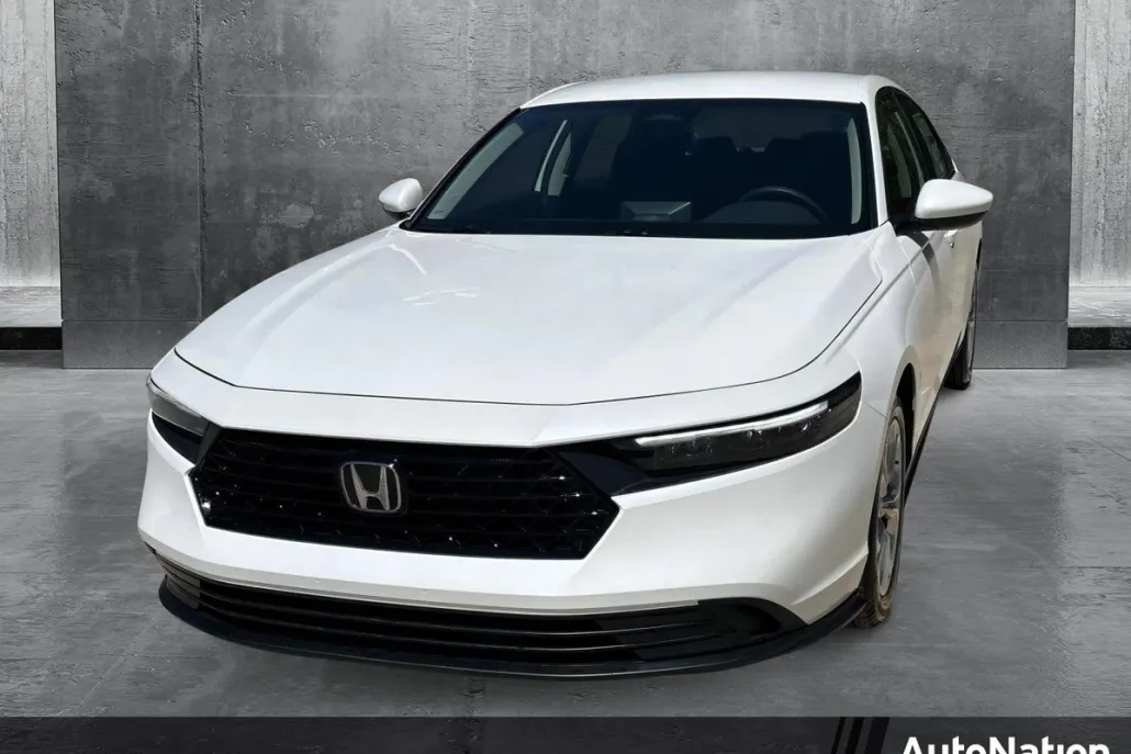 2025 Honda Accord LX photo 1