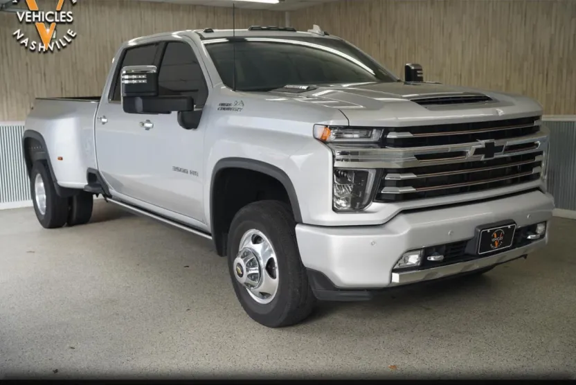 2023 Chevrolet Silverado 3500HD High Country photo 1