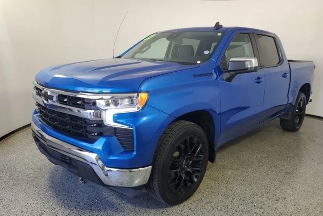 2023 Chevrolet Silverado 1500 LT photo 1