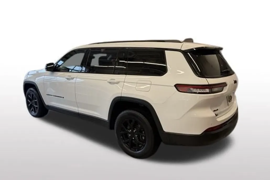 2024 Jeep Grand Cherokee Altitude photo 1