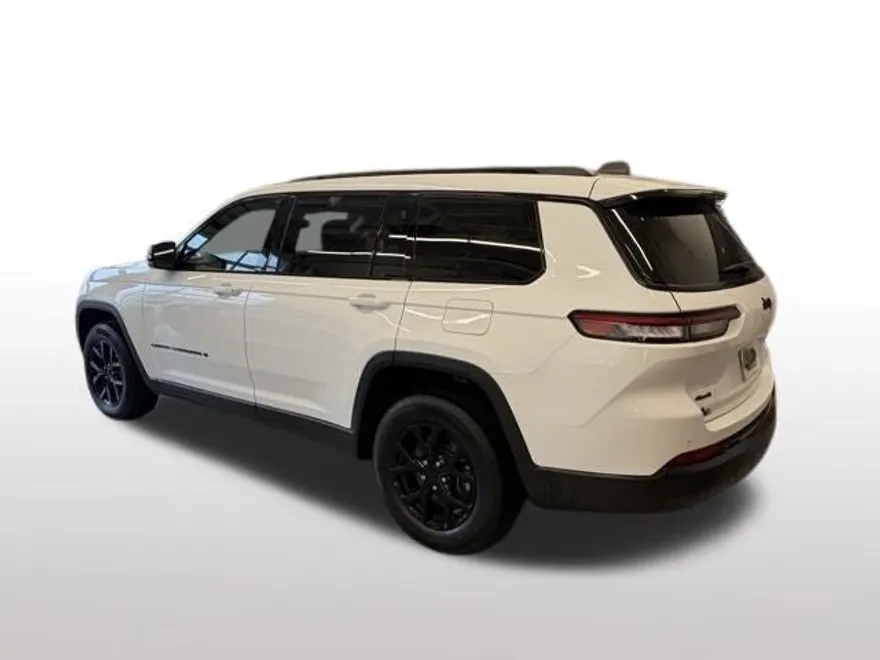2024 Jeep Grand Cherokee Altitude photo 1