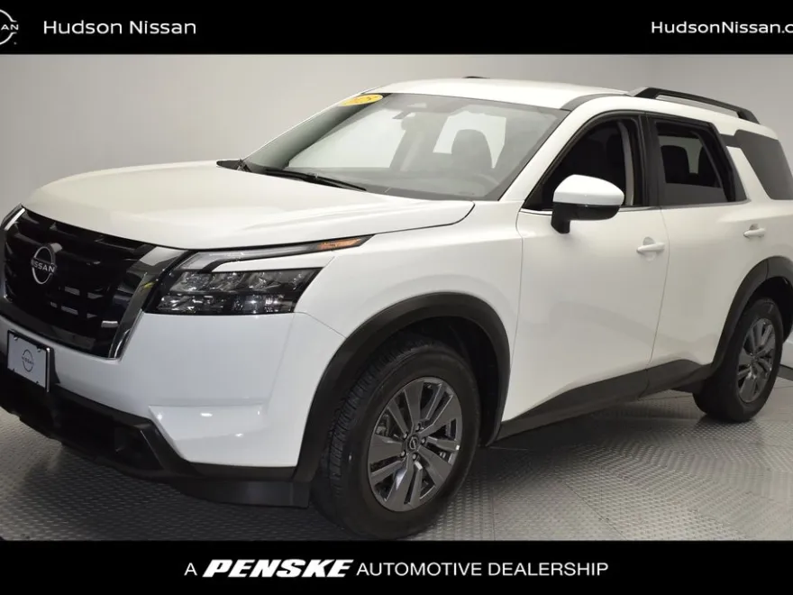 2025 Nissan Pathfinder SV photo 1