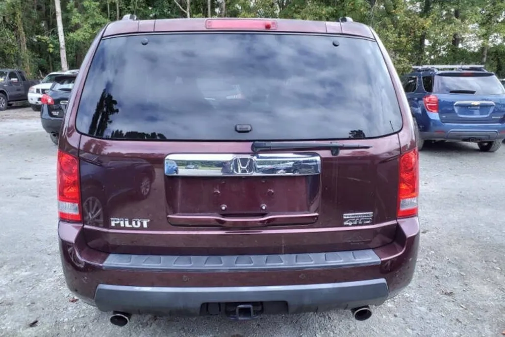 2010 Honda Pilot Touring photo 1