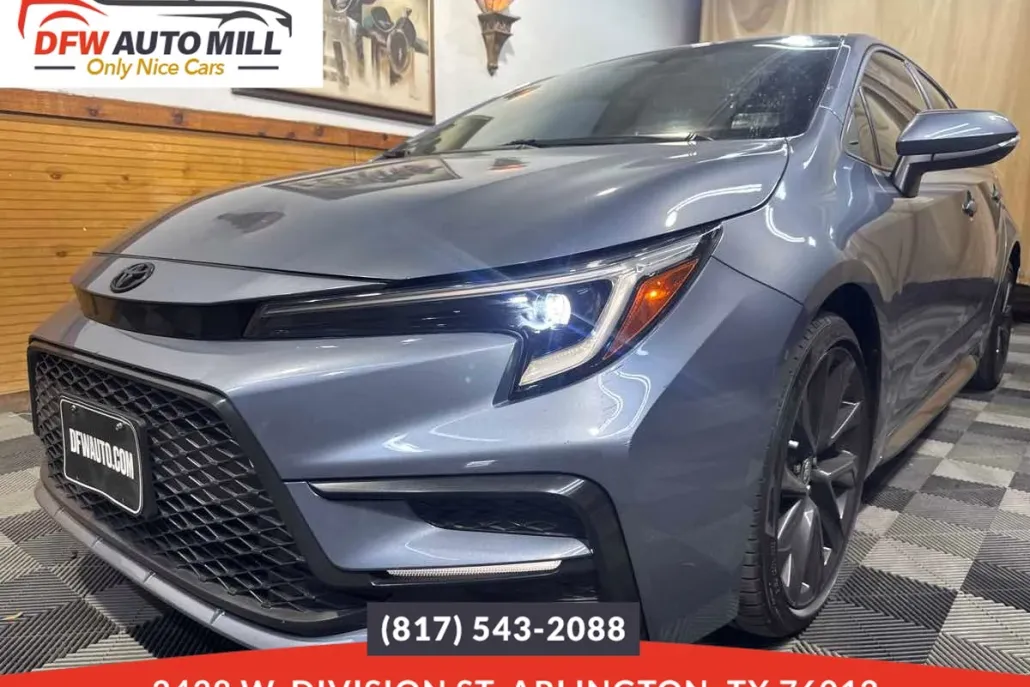 2023 Toyota Corolla SE photo 1