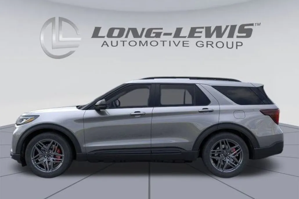 2025 Ford Explorer ST photo 1