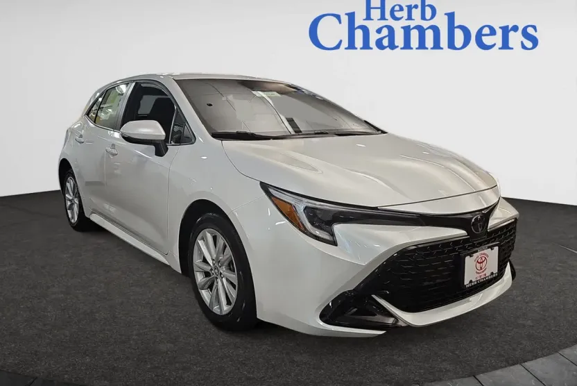 2025 Toyota Corolla SE photo 1
