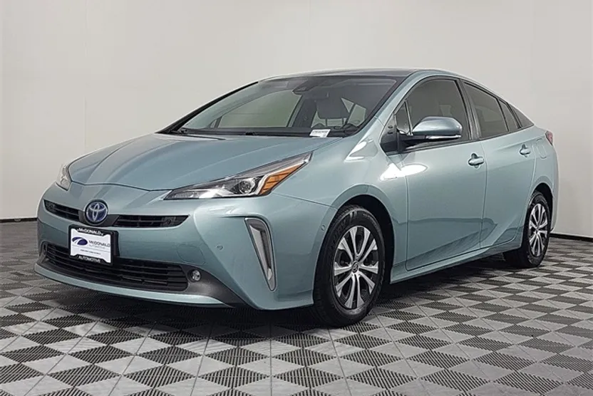 2021 Toyota Prius LE AWD-e photo 1