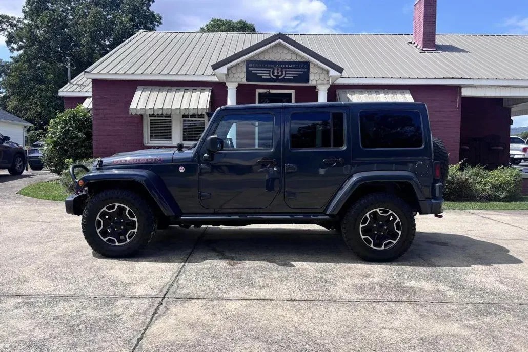 2016 Jeep Wrangler Unlimited Rubicon photo 1