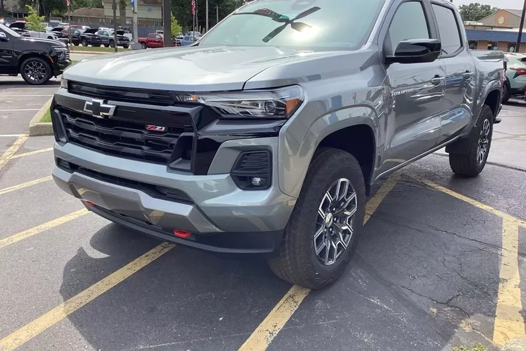 2026 Chevrolet Colorado Z71 photo 1