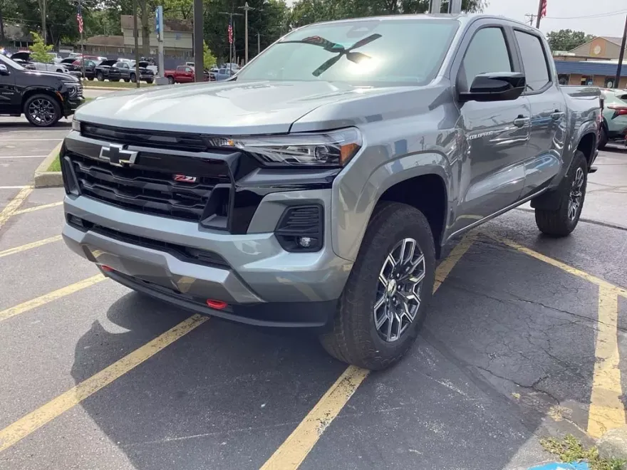 2026 Chevrolet Colorado Z71 photo 1