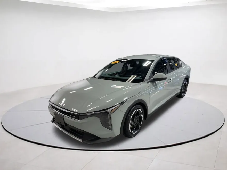 2025 Kia K4 EX photo 1