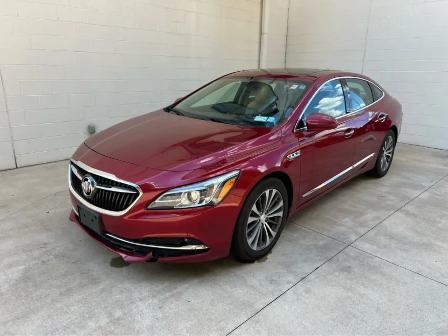 2019 Buick LaCrosse Essence photo 1
