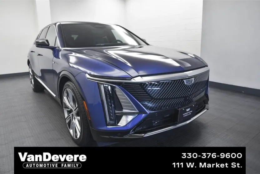 2024 Cadillac Lyriq Luxury photo 1
