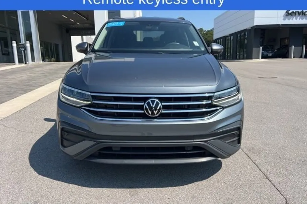 2023 Volkswagen Tiguan S photo 1