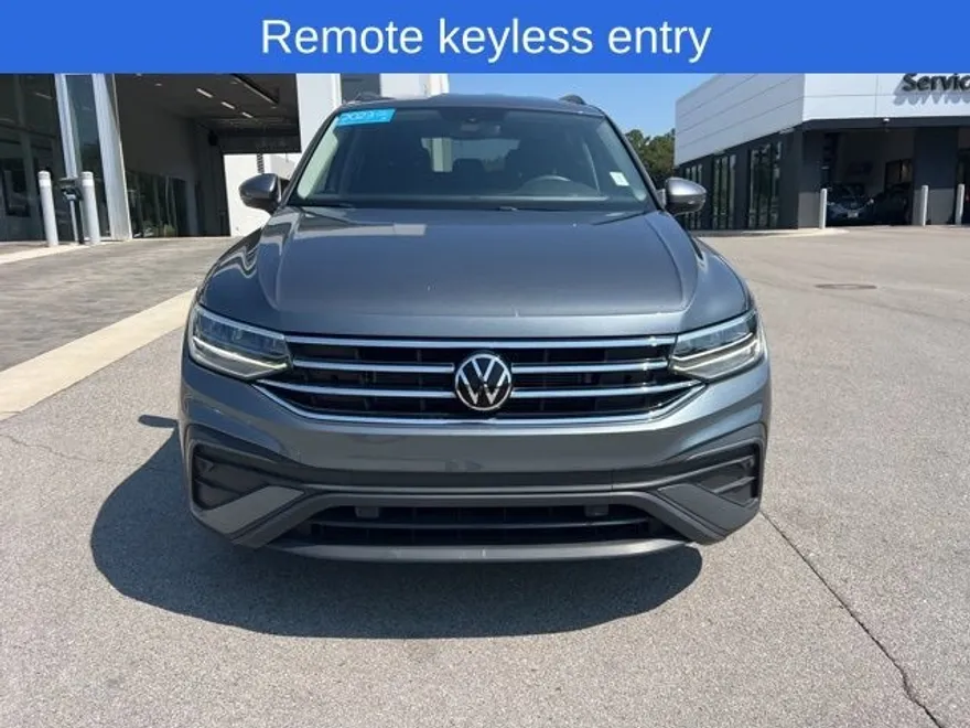 2023 Volkswagen Tiguan S photo 1