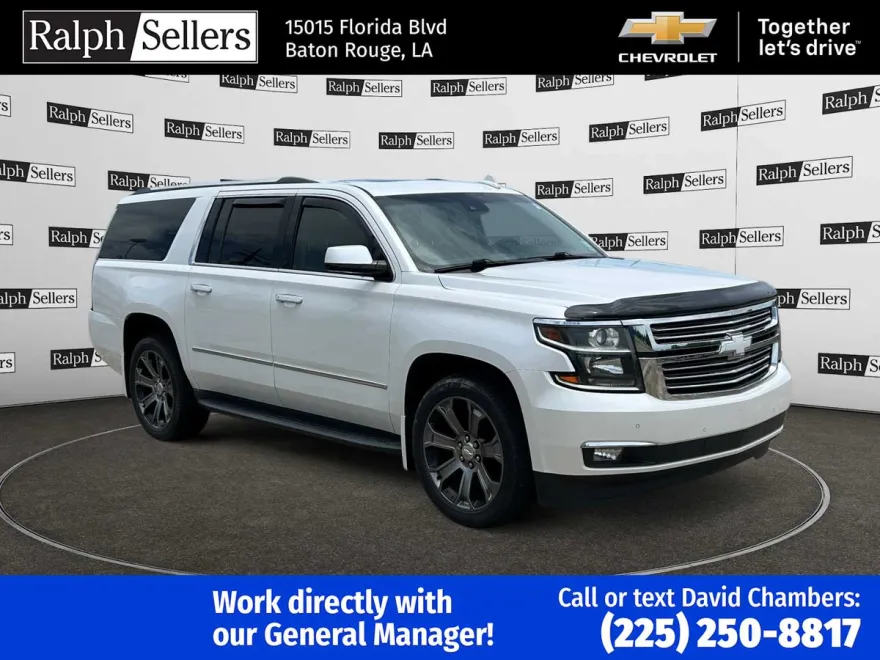 2016 Chevrolet Suburban LT photo 1