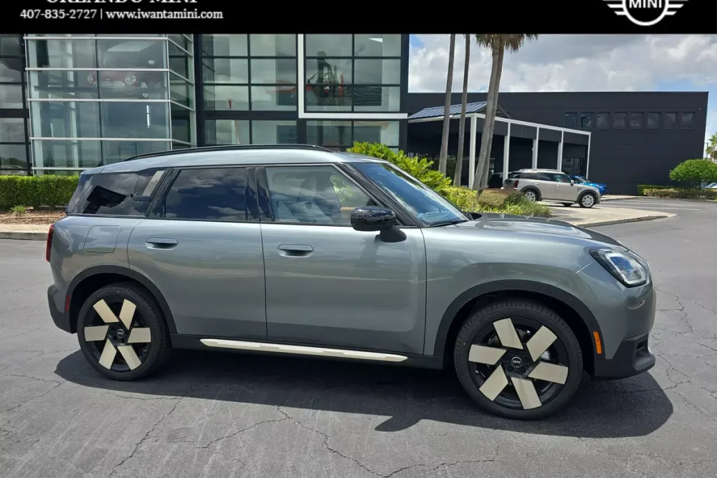 2025 Mini Countryman S ALL4 photo 1