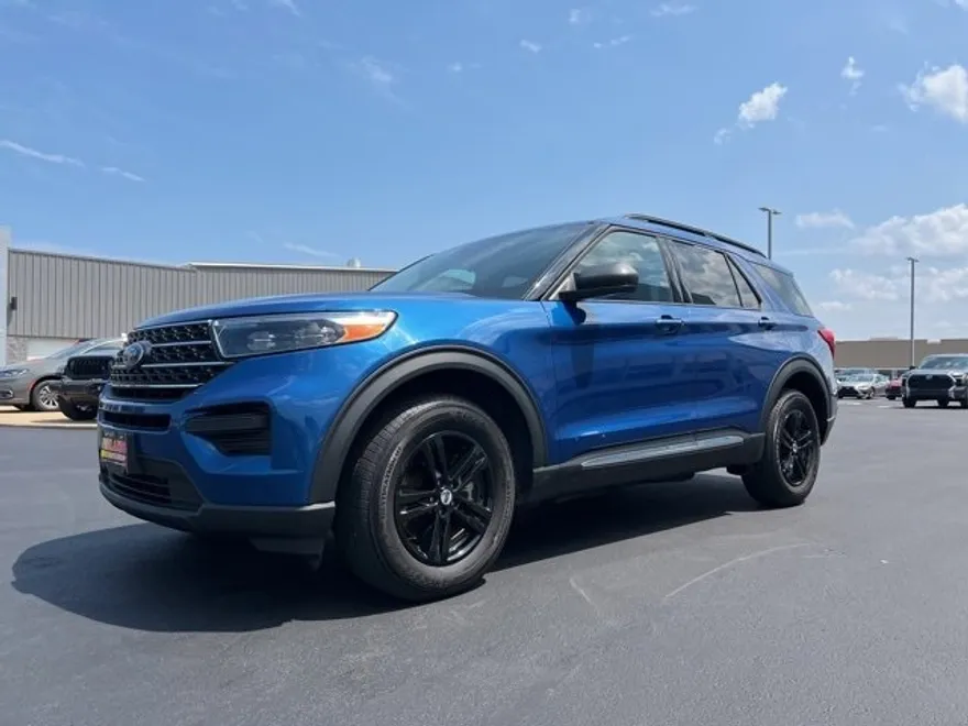 2022 Ford Explorer XLT photo 1