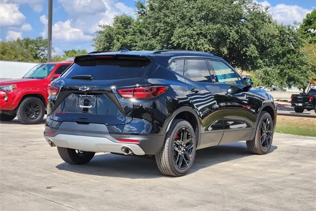 2025 Chevrolet Blazer 2LT photo 1