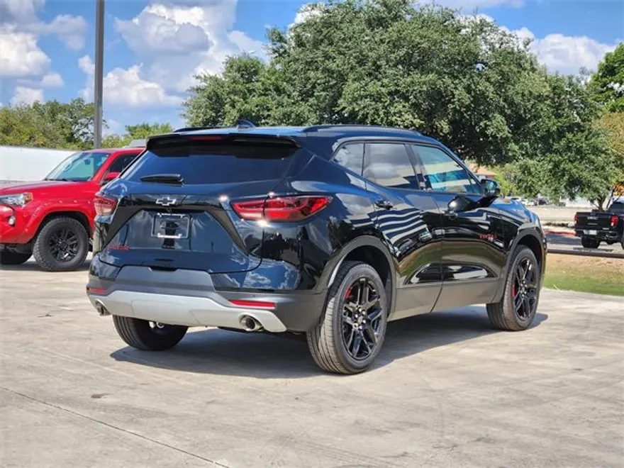 2025 Chevrolet Blazer 2LT photo 1