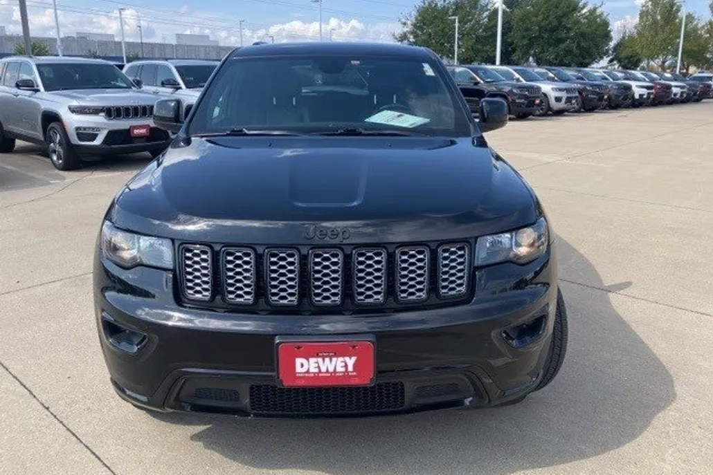 2020 Jeep Grand Cherokee Altitude photo 1