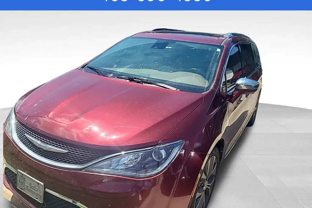 2018 Chrysler Pacifica Limited photo 1