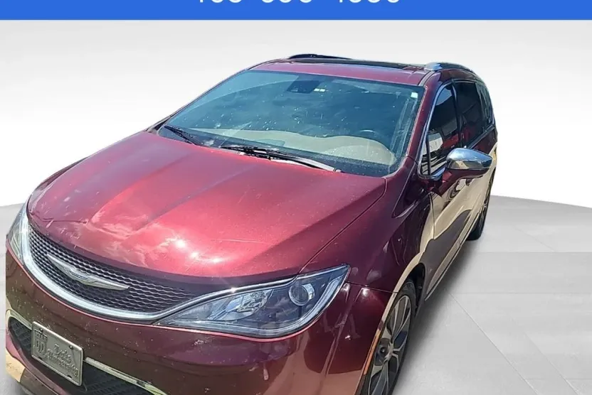 2018 Chrysler Pacifica Limited photo 1