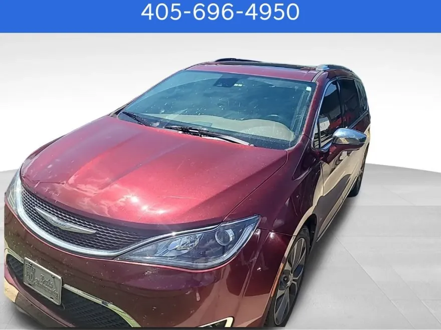 2018 Chrysler Pacifica Limited photo 1