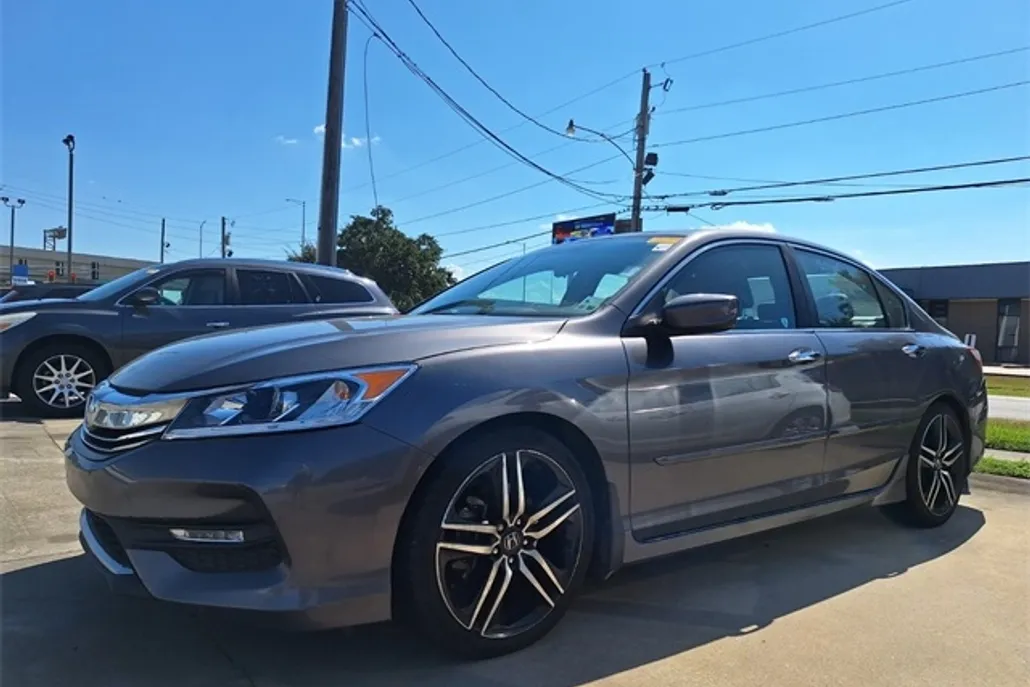 2017 Honda Accord Sport photo 1
