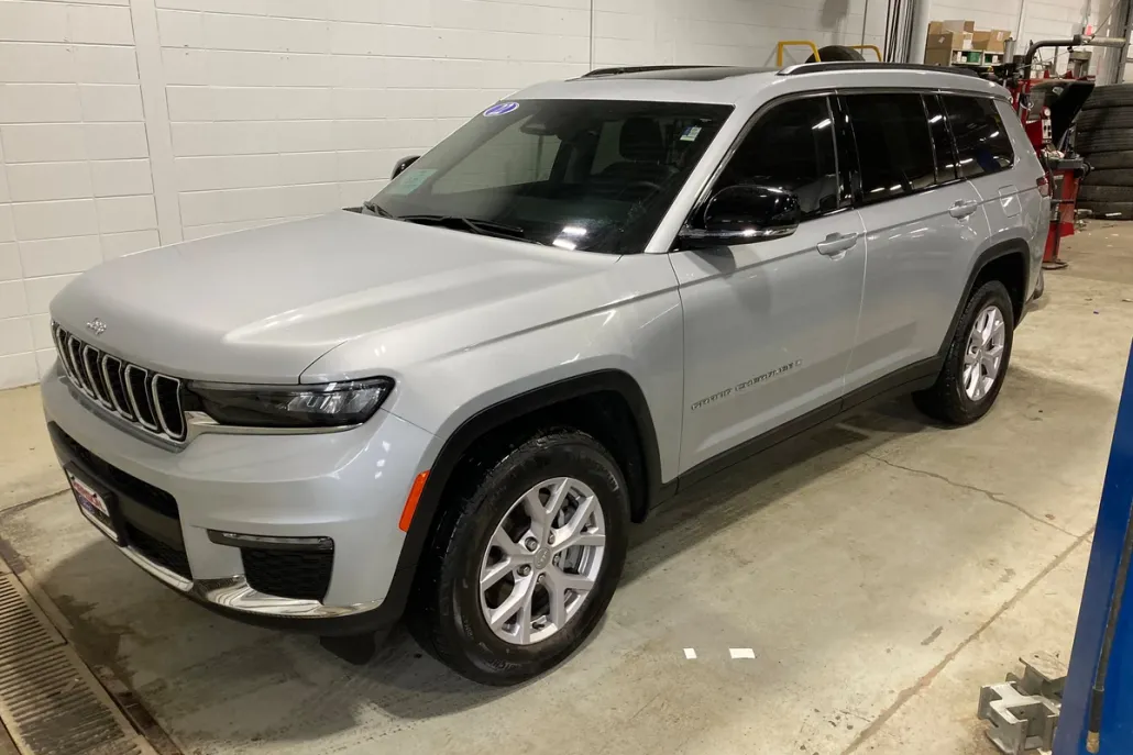 2022 Jeep Grand Cherokee Limited photo 1