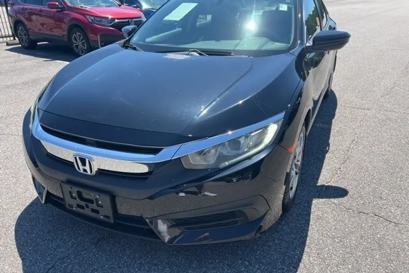 2018 Honda Civic LX photo 1