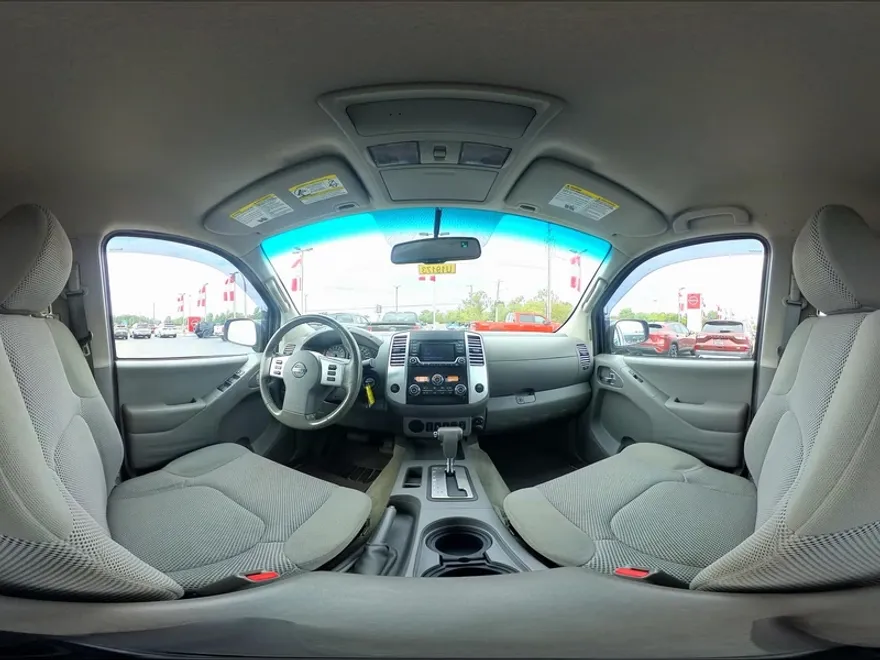 2017 Nissan Frontier SV photo 34