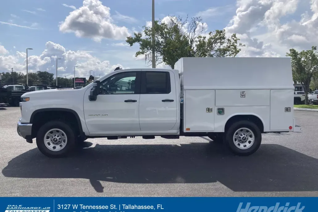 2024 Chevrolet Silverado 3500HD Work Truck photo 1