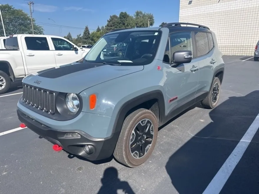 2017 Jeep Renegade Trailhawk photo 1