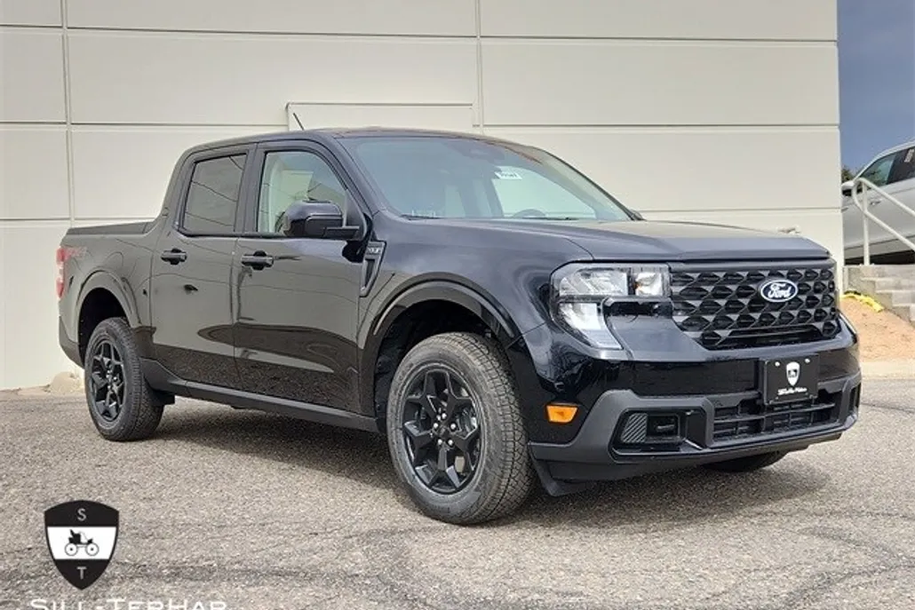 2025 Ford Maverick XLT photo 1