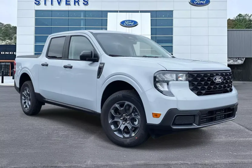 2025 Ford Maverick XLT photo 1