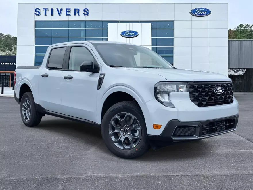 2025 Ford Maverick XLT photo 1