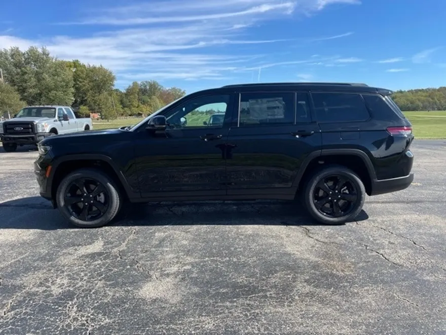 2025 Jeep Grand Cherokee Limited photo 1