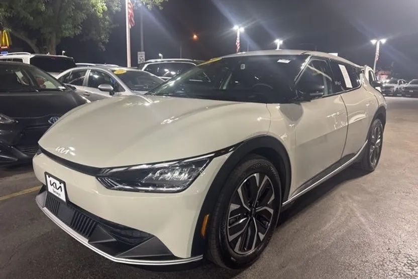 2024 Kia EV6 Light photo 1