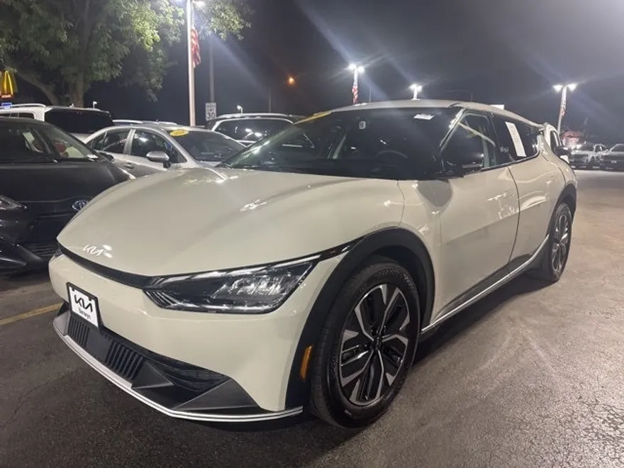 2024 Kia EV6 Light photo 1