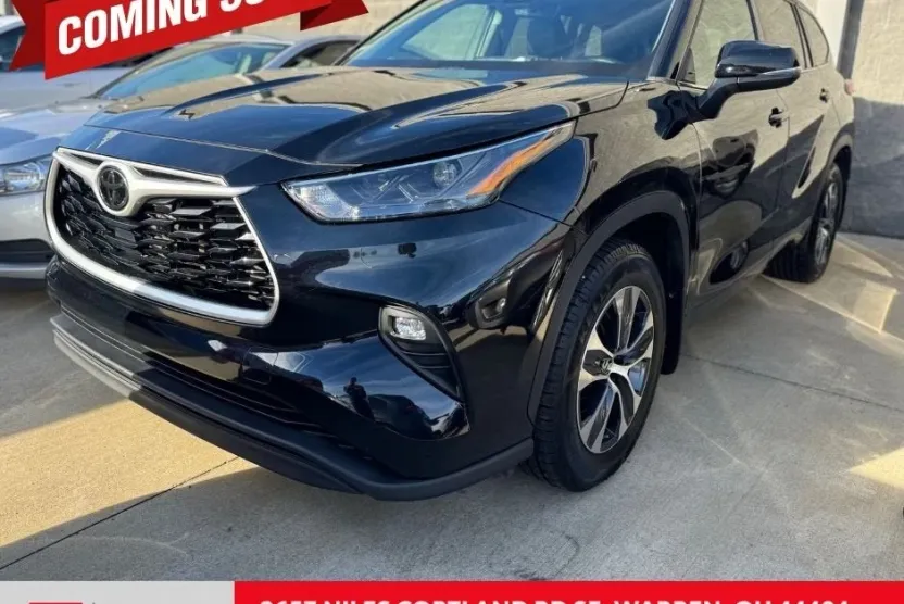 2022 Toyota Highlander XLE photo 1